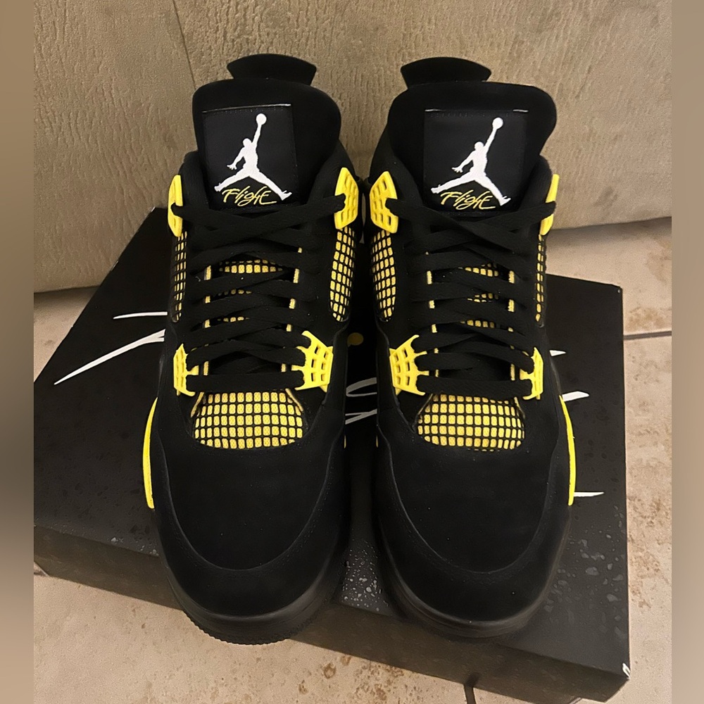 AIR JORDAN 4 RETRO